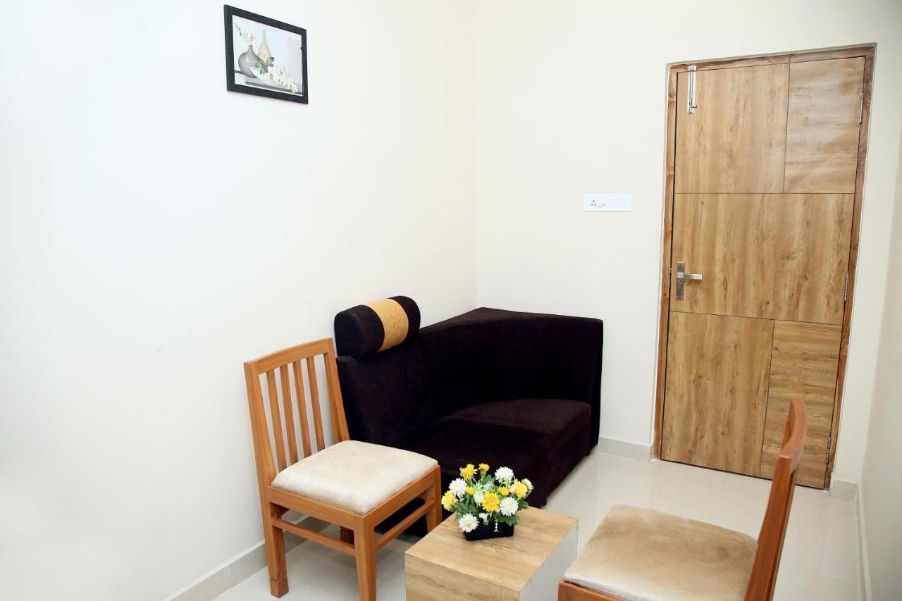 Apollo Court Hotel Chennai Luaran gambar